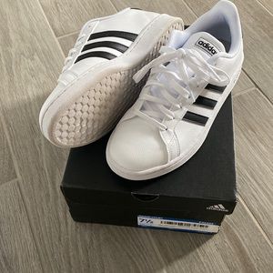 Adidas white and black grand court size 7.5